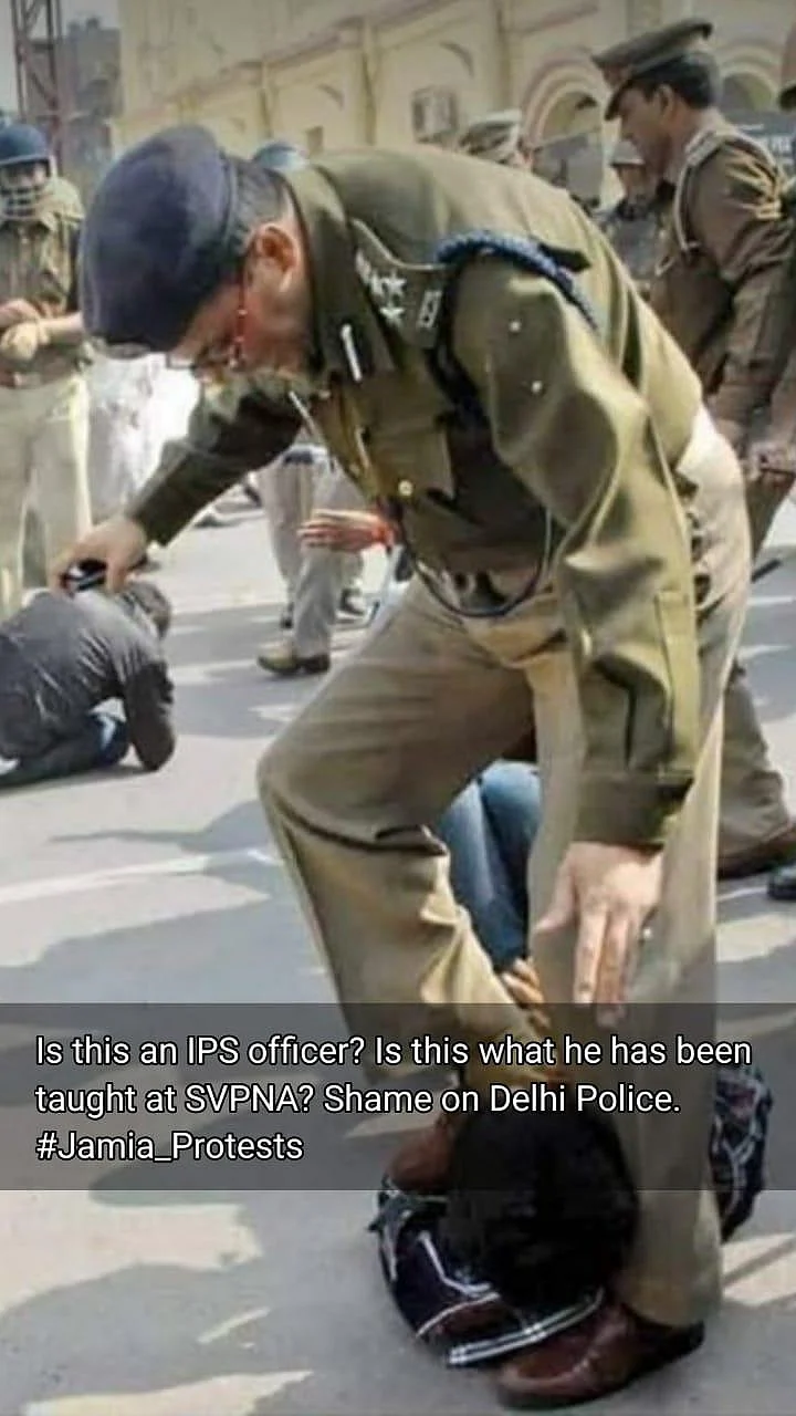 IPS Officer Stepping On Jamia Student? No, Image Is From Lucknow