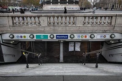 PARIS, Dec. 5, 2019 (Xinhua) -- Photo taken on Dec. 5, 2019 shows a closed metro station due to a strike in Paris, France. Train and metro stations are deserted, schools closed and many aircrafts grounded across French cities on Thursday as the country