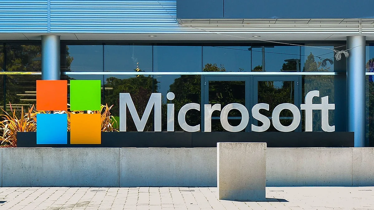 Software giant Microsoft turned out to be the biggest recruiter at several of the top institutes.