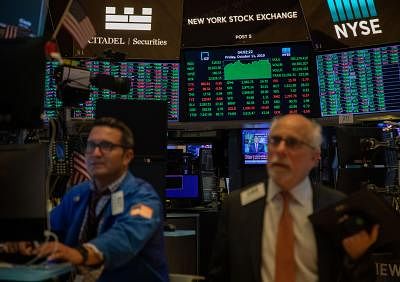 NEW YORK, Oct. 11, 2019 (Xinhua) -- Traders work at the New York Stock Exchange in New York, the United States, on Oct. 11, 2019. U.S. stocks rallied on Friday. The Dow closed up 1.21 percent to 26,816.59, the S&P 500 rose 1.09 percent to 2,970.27, and the Nasdaq increased 1.34 percent to 8,057.04. (Xinhua/Guo Peiran/IANS)