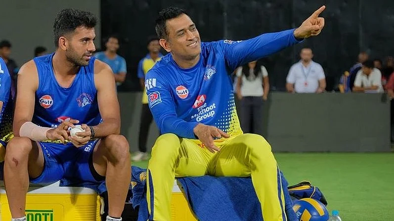 <div class="paragraphs"><p>Deepak Chahar and MS Dhoni during a training session with CSK. </p></div>