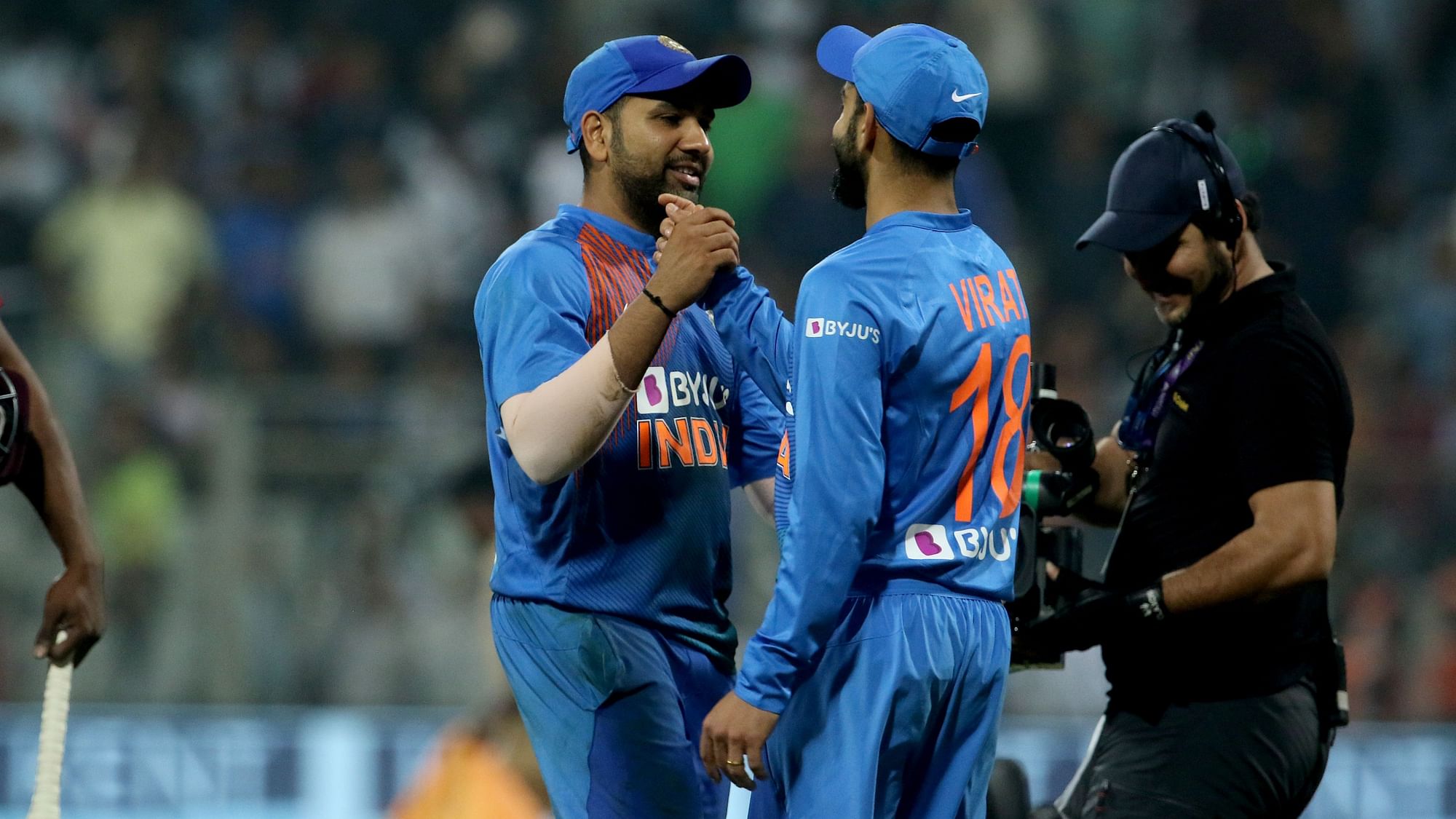 Many celebrities and fans took to twitter to congratulate the Indian team for the series win.