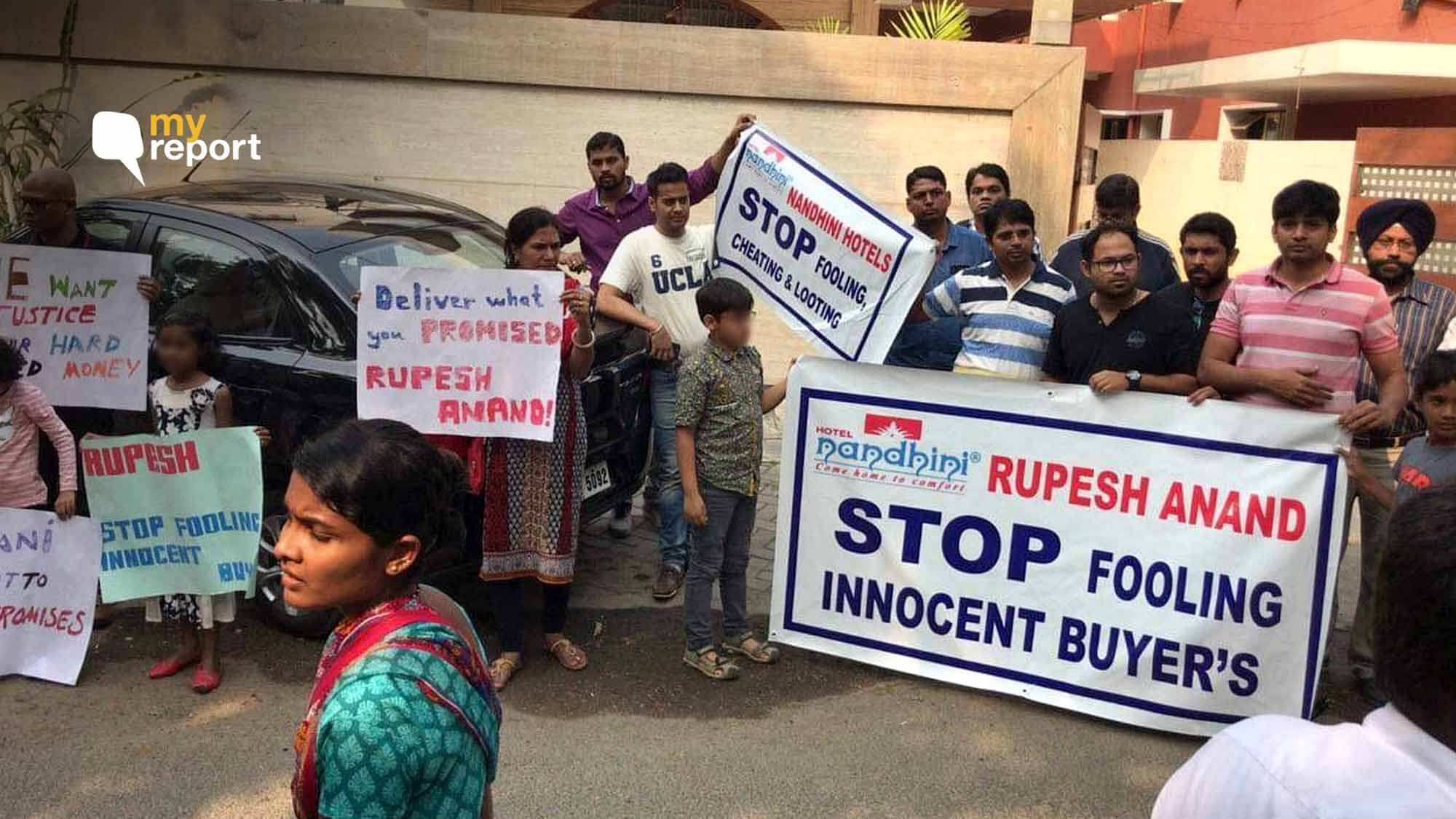 Aggrieved homebuyers of ‘Prakruthi Solitaire’ protest against builder.&nbsp;