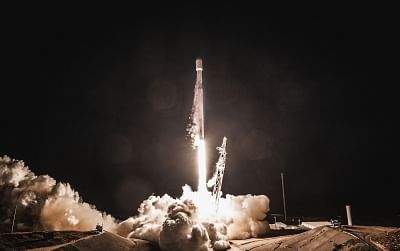 VANDENBERG AIR FORCE BASE, Feb. 23, 2018 (Xinhua) -- A Falcon 9 rocket is launched with Spain