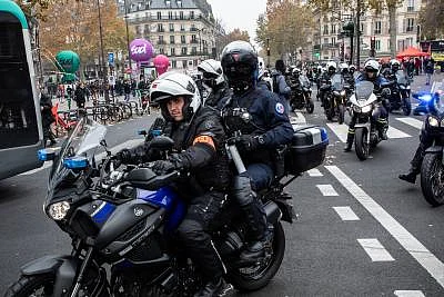 PARIS, Dec. 5, 2019 (Xinhua) -- Police patrol the city during a strike in Paris, France, Dec. 5, 2019. Train and metro stations are deserted, schools closed and many aircrafts grounded across French cities on Thursday as the country