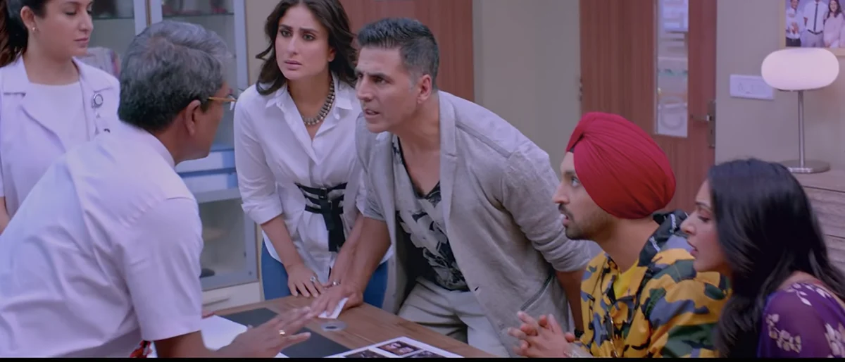A still from <i>Good Newwz</i>.