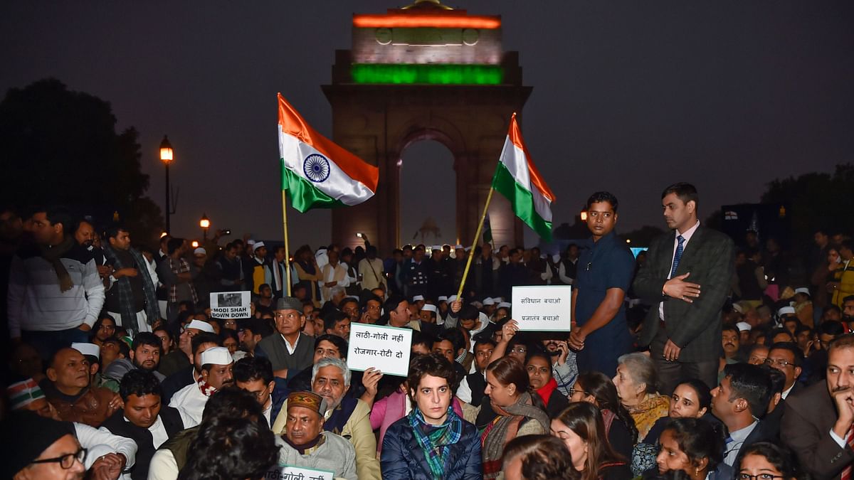 Thousands Gather at India Gate To Protest Jamia, AMU Unrest