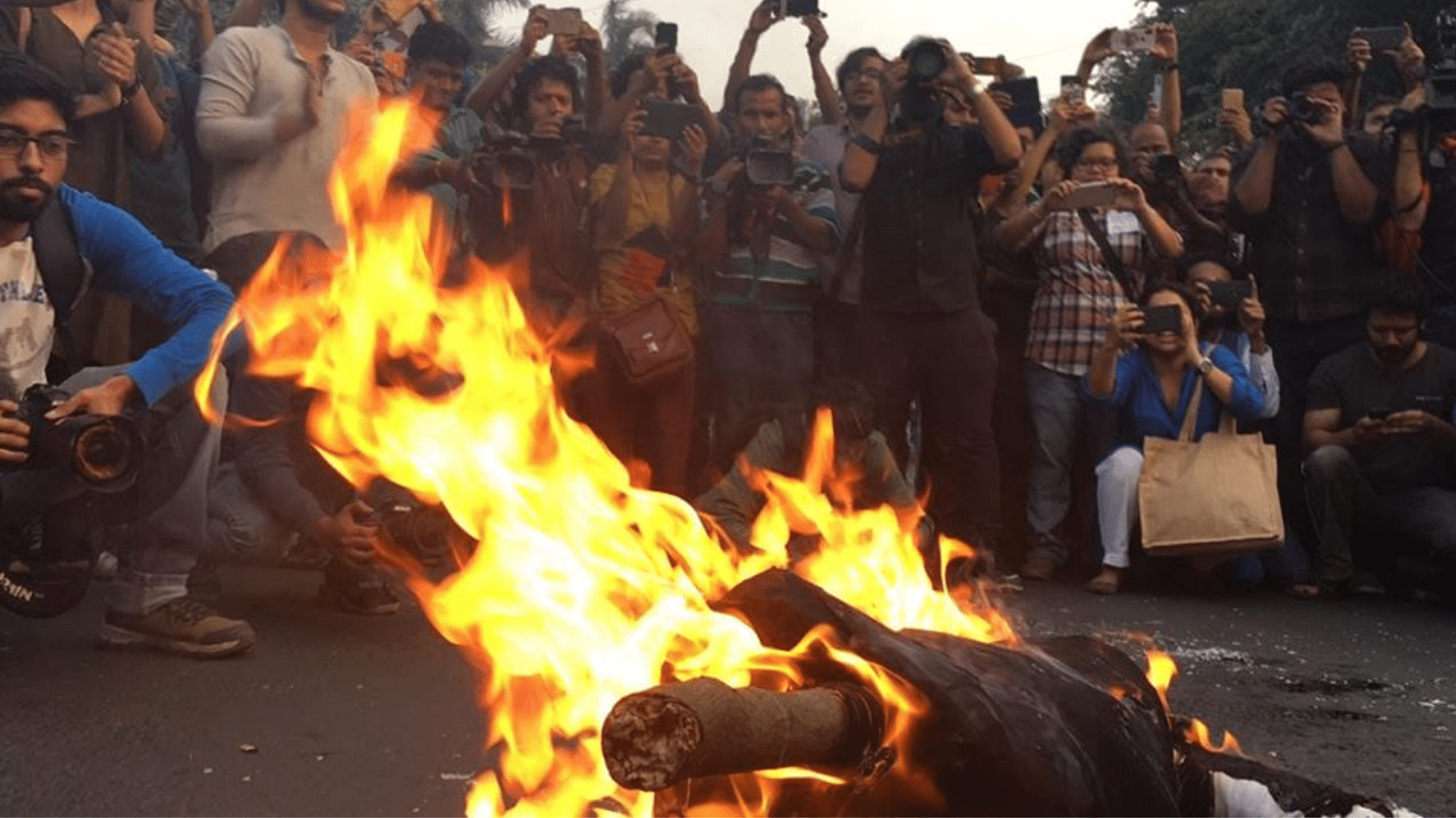 The protesters burned effigies of Prime Minister Narendra Modi and Home Minister Amit Shah, and also had a song dedication for the duo.
