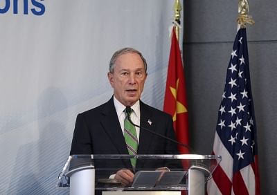 NEW YORK, June 14, 2017 (Xinhua) -- Former New York City mayor Michael Bloomberg delivers a speech at the High-level Dialogue on U.S.-China Economic Relations in New York, the United States, on June 14, 2017. More than 30 scholars from leading think-tanks in both China and the United States gathered here on Wednesday to discuss the bilateral economic and trade relationship between the world