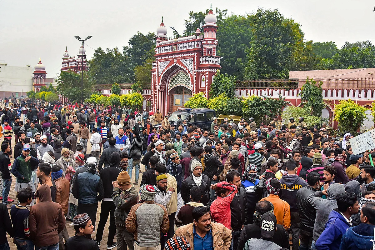 Jamia Protests Spill Over to BHU, AMU, TISS Mumbai, Hyd & Kolkata