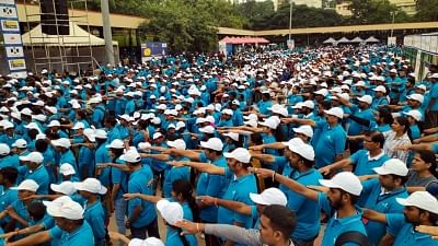 Bengaluru: Samarthanam Sunada, a music band, performing ahead of the walkathon at the Rani Chennamma stadium in Bengaluru on Dec 7, 2019. (Photo: IANS)