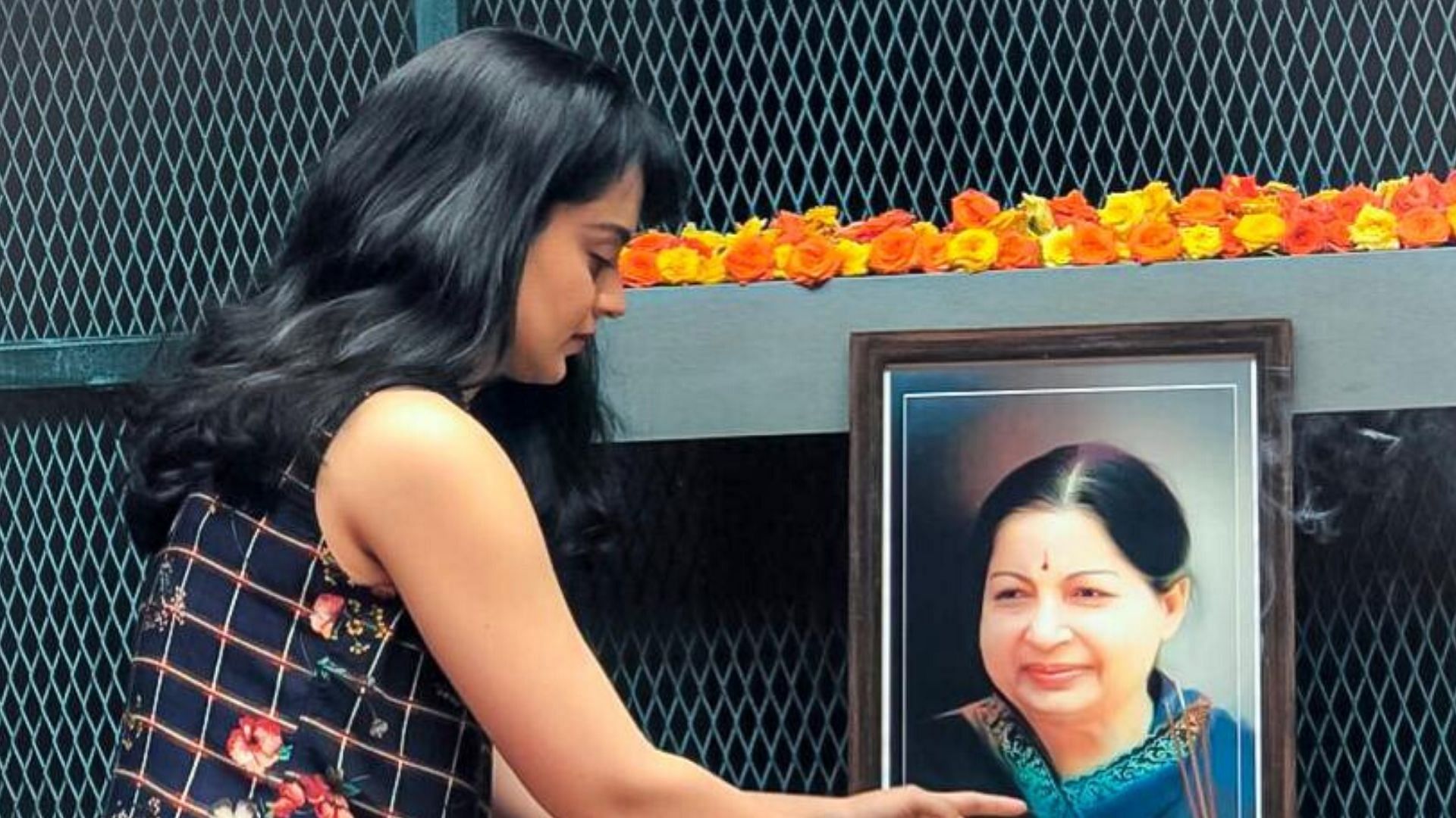 Kangana Ranaut pays her respects to former Tamil Nadu CM Jayalalithaa.