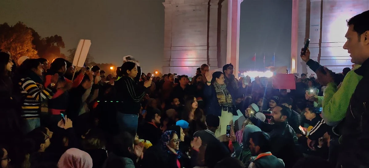 Protesters at India Gate, Delhi. 