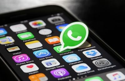 WhatsApp beta update introduces 3 new options for dark mode