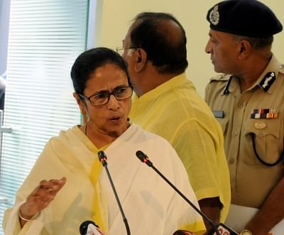 Howrah: West Bengal Chief Minister Mamata Banerjee briefs the media after an administrative meeting at the state headquarters in Howrah, on Nov 14, 2019. (Photo: IANS)