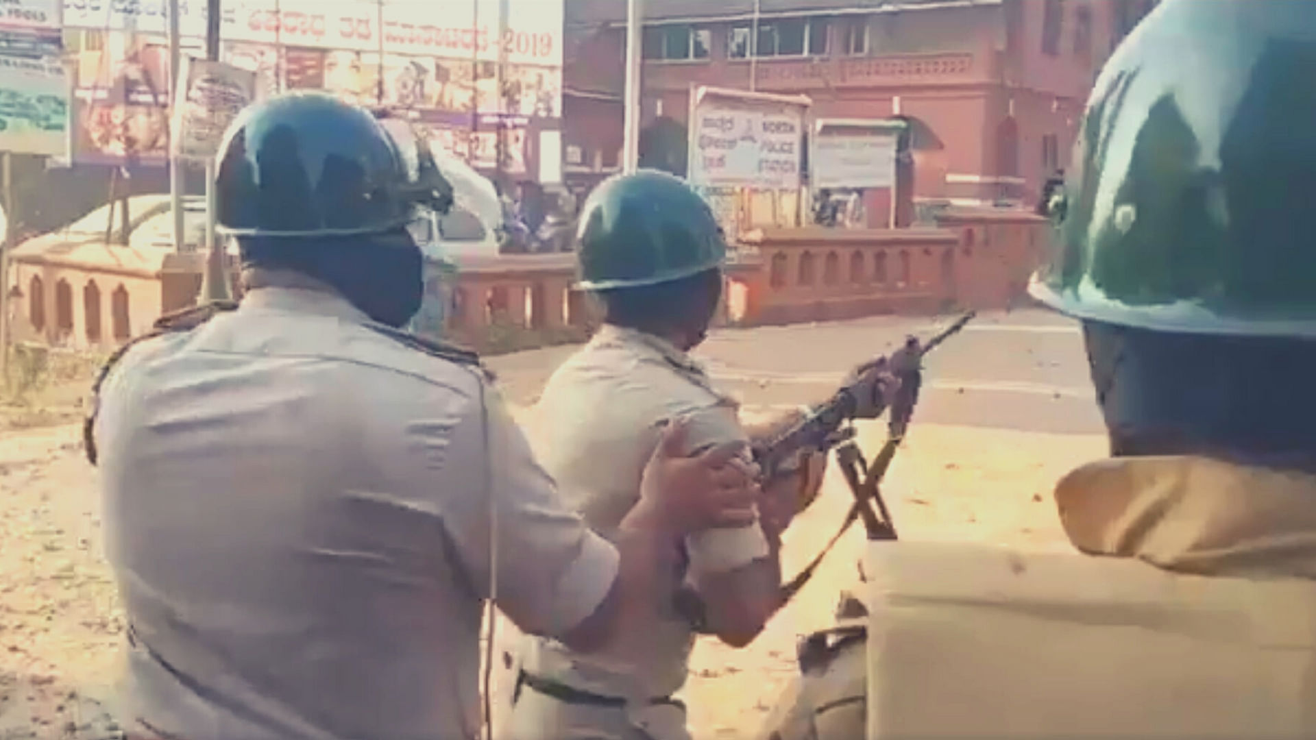 Protesters on Thursday, 19 December, defied the prohibitory orders put in place in Mangaluru.