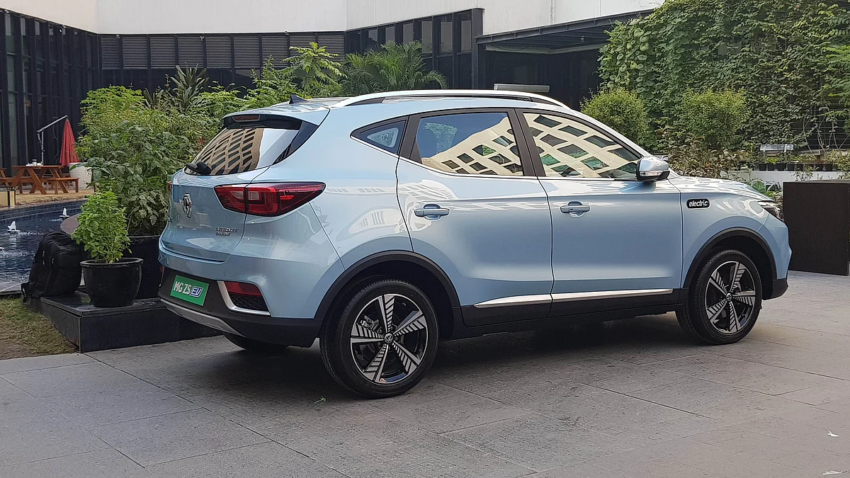 The MG ZS EV runs on 17-inch windmill inspired alloy wheels. 