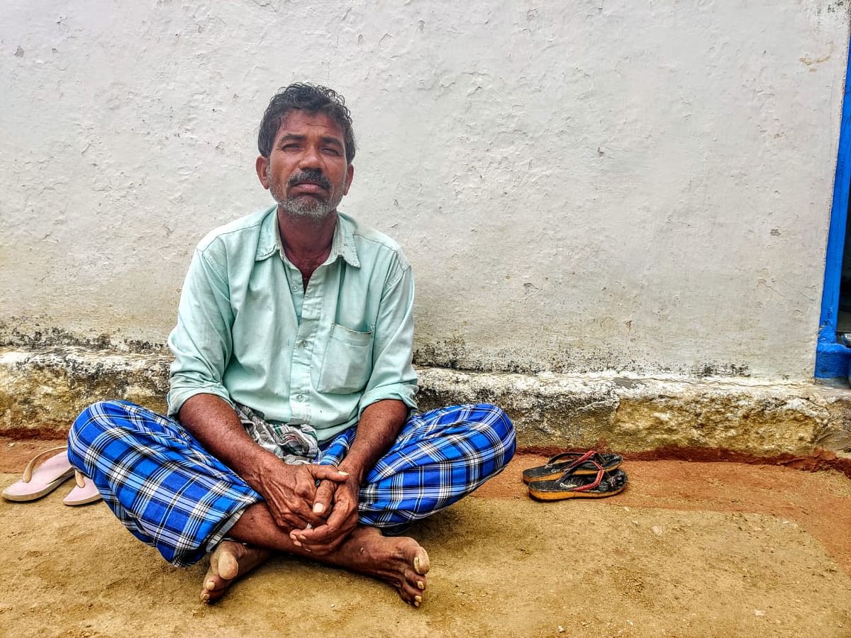 Hussain, Mohammad’s father, suffered a fall a few years ago after falling off a lorry. Since then, he can’t do manual work. He gets tired and feels pain very soon.