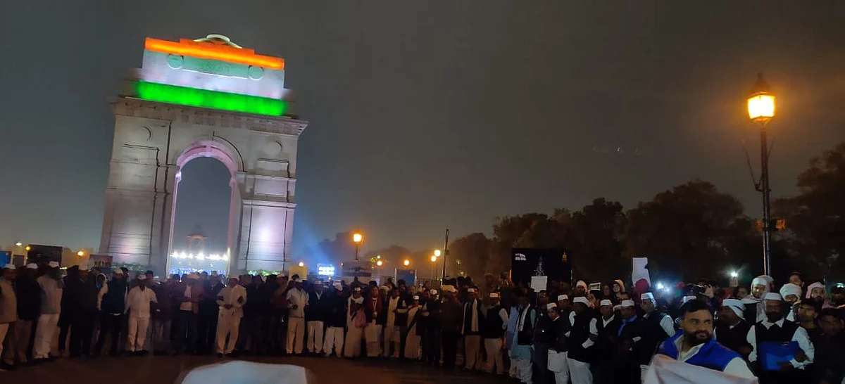 Protesters at India Gate, Delhi. 