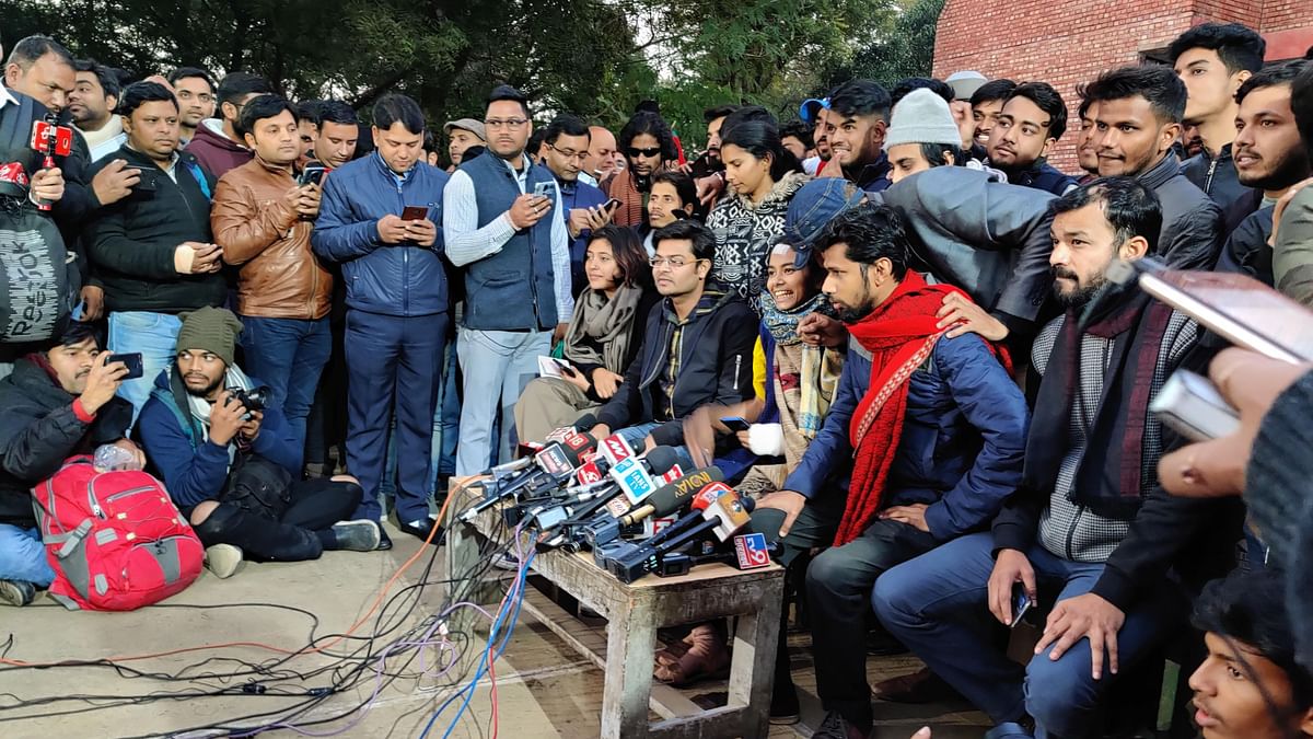 JNUSU Demands Resignation of VC Jagadesh Kumar, Slams Delhi Police