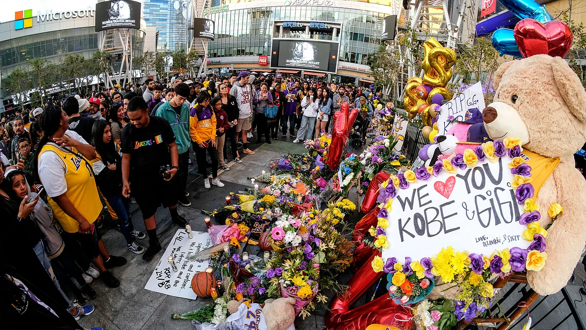 The NBA announced that it had postponed Tuesday’s Lakers game against the Los Angeles Clipper in the wake of the tragedy.
