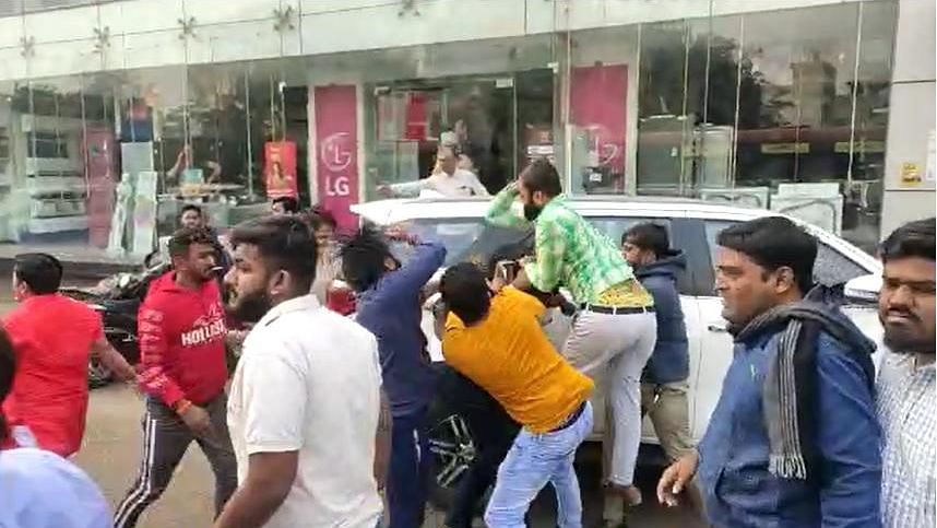 NSUI alleged that “goons stabbed protesters including general secretary of Gujarat, Nikhil Savani.”