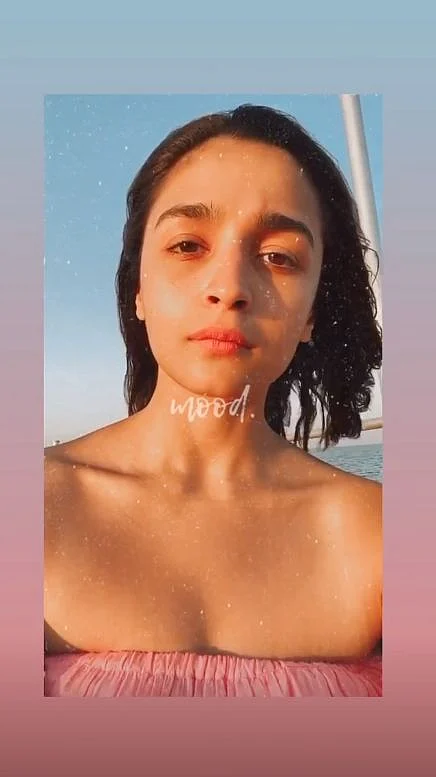 Pics: Alia Brings in 2020 With Ranbir by the Sea