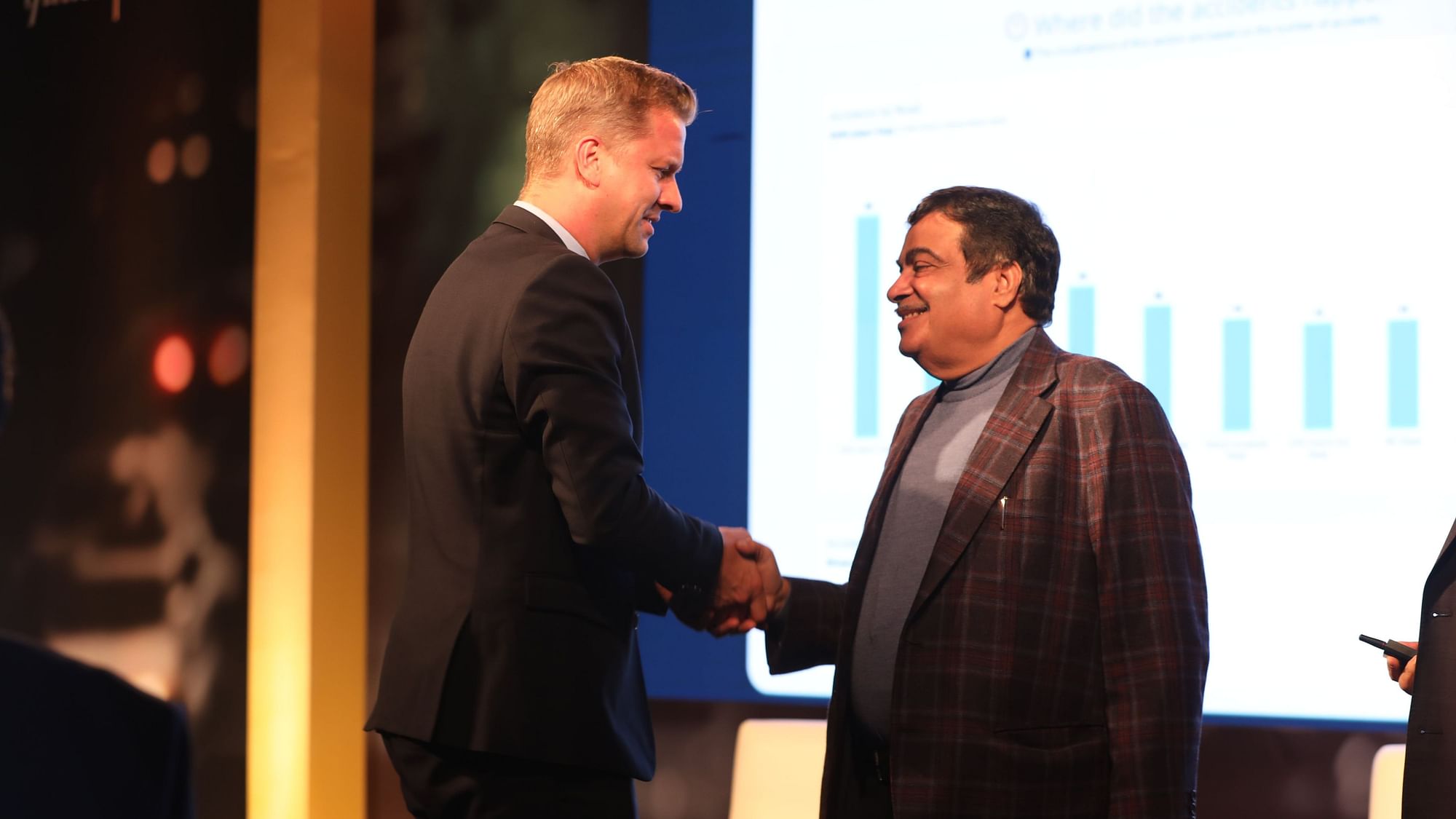 Ben Verhaert, President (South Asia), Anheuser-Busch InBev, with Nitin Gadkari, Union Minister of Road Transport and Highways, at the launch of SRFG dashboard.