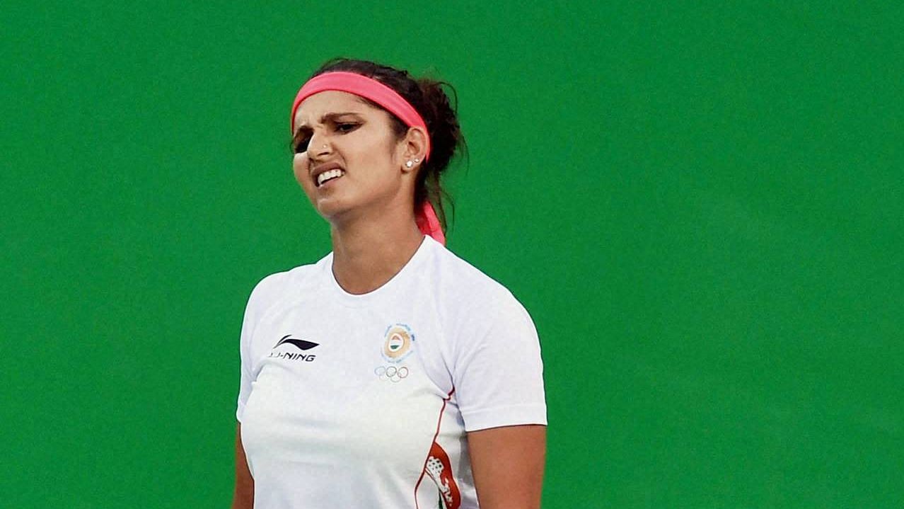 Sania Mirza’s Australian Open campaign has ended with a first round exit in the women’s doubles event.