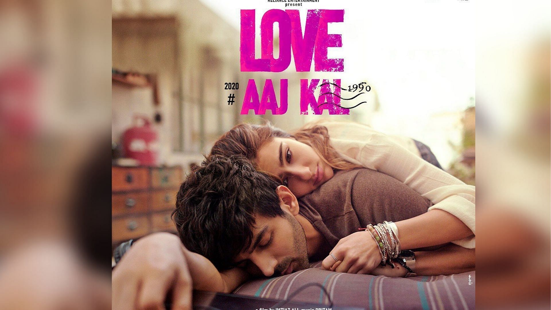 Sara Ali Khan and Kartik Aaryan in a poster from <i>Love Aaj Kal</i>.