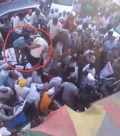 Filmmaker Vivek Agnihotri shared the old video with false claim of AAP workers “lynching” a man at a Kejriwal rally.