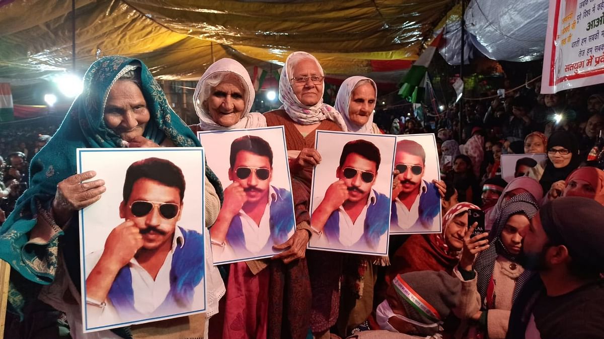 ‘Dadis’ of Shaheen Bagh Welcome Bhim Army Chief Azad With Posters