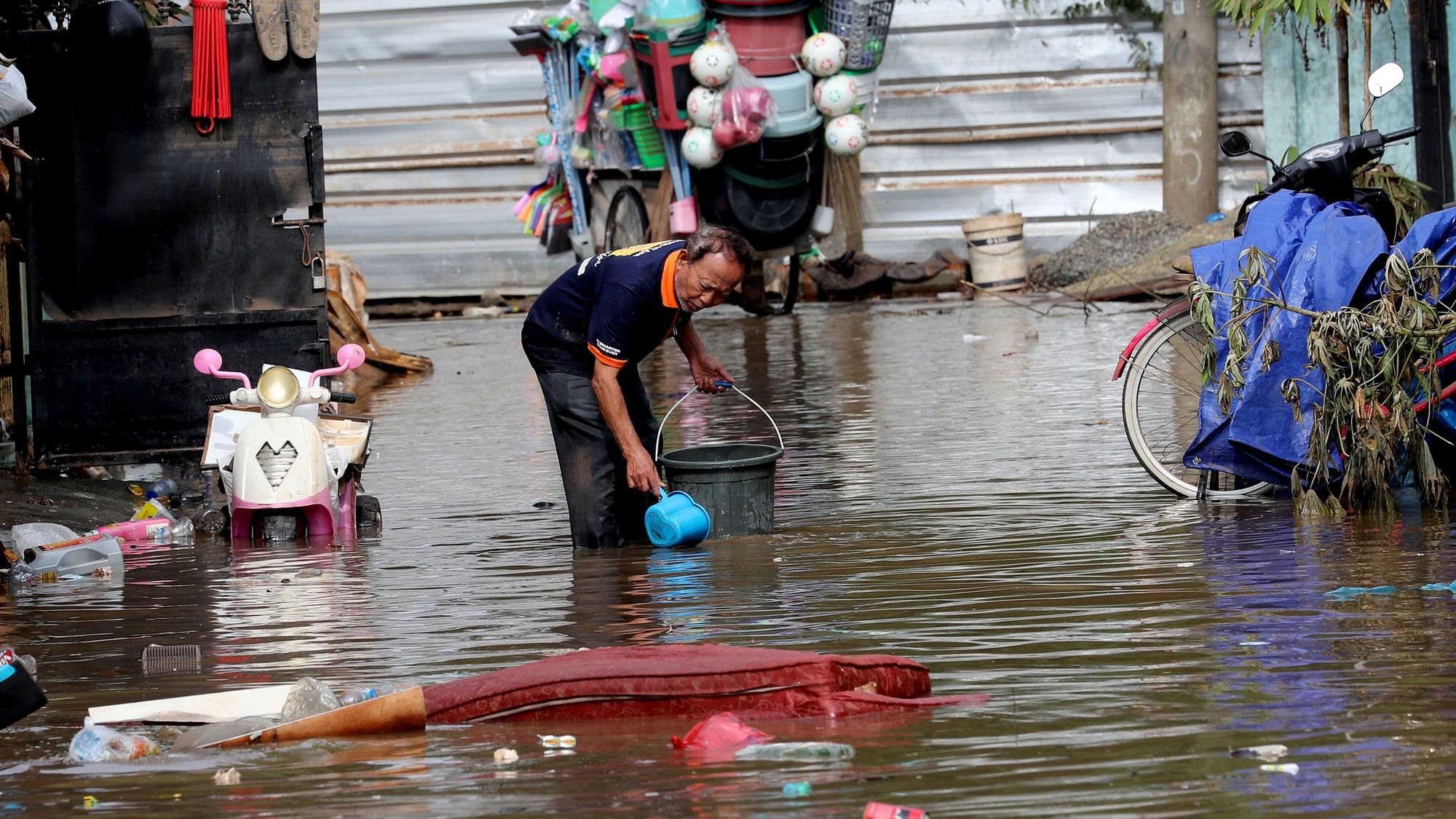 Severe flooding in greater Jakarta has killed 47 people and displaced tens of thousands others displaced.&nbsp;