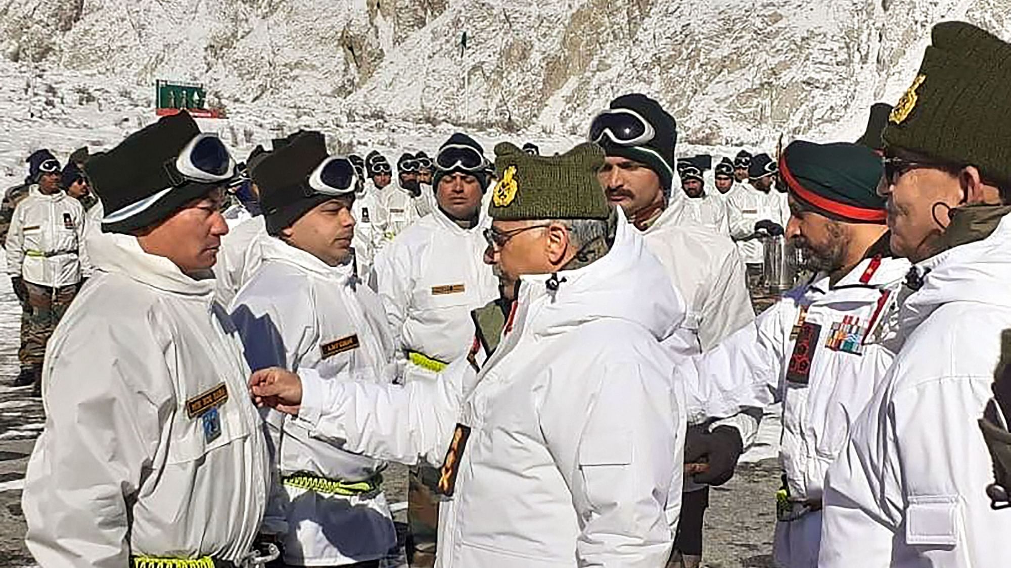 Army Chief General Manoj Mukund Naravane meets jawans during his visit to the army base camp in Siachen.&nbsp;