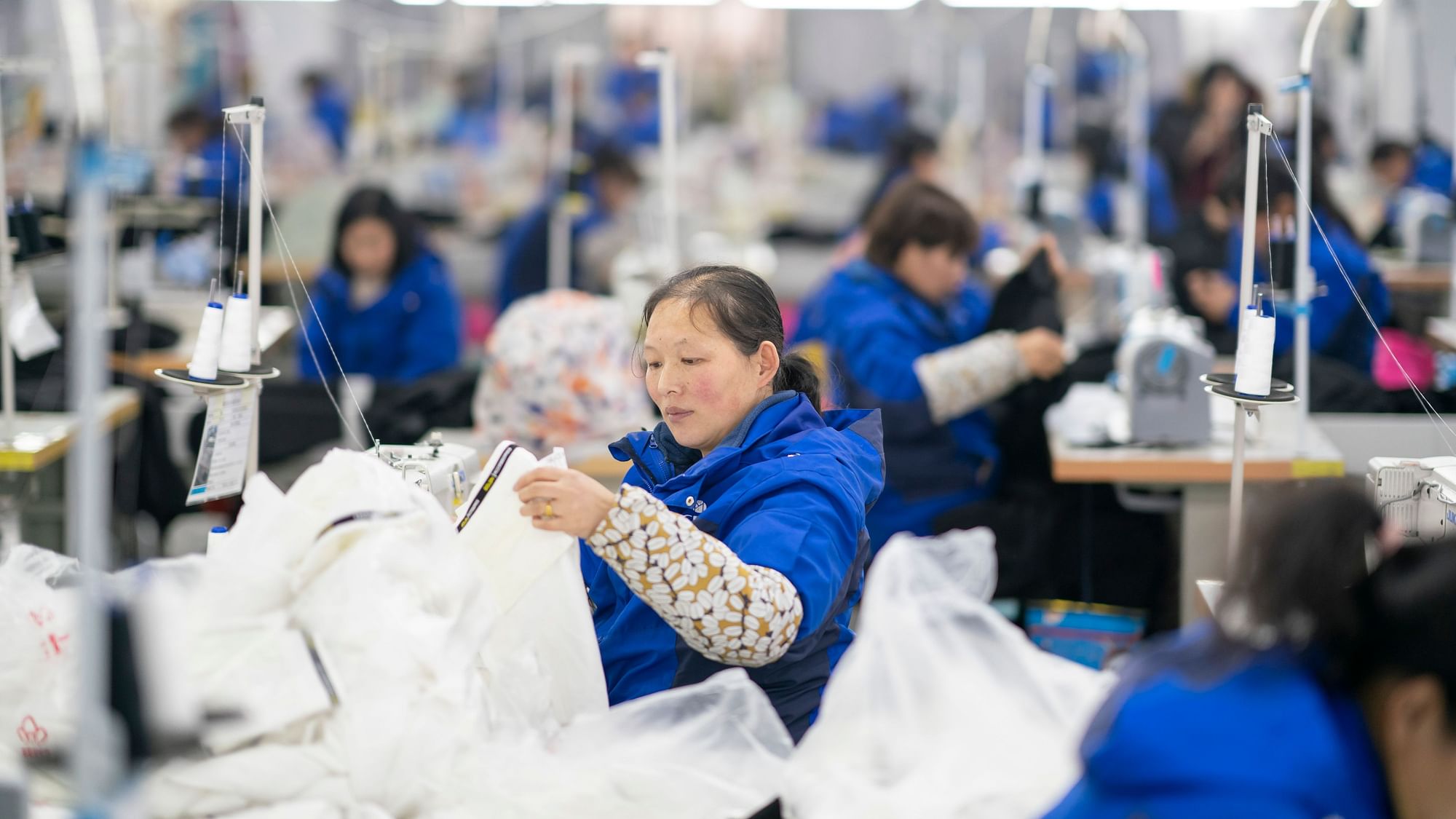 Haoyang Garment Factory is less than 10 kilometers away from Xingxianli Community, Lushi County.&nbsp;