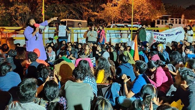 A 24 hour protests was held at Bengaluru’s Maurya Circle against the Citizenship Amendment Act (CAA), National Register of Citizens (NRC), and the violence that broke out at JNU on Sunday, 5 January.