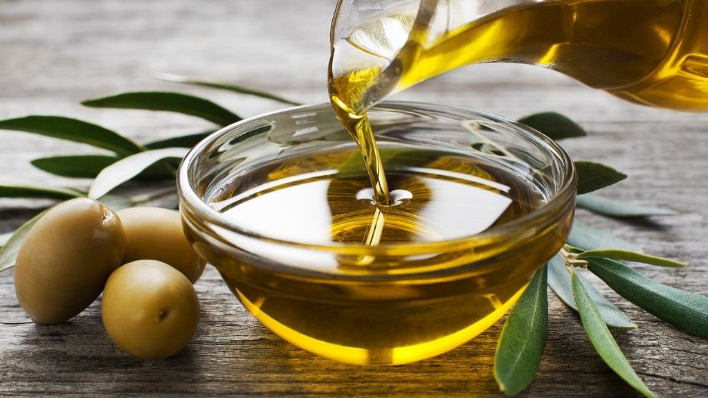 The Mediterranean diet, which is commonly referred to as a heart-healthy way of eating, has been linked to a number of potential health benefits.