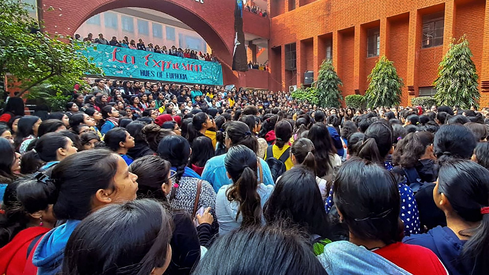 The events of ‘Reverie’ fest day have not left the students of Gargi College for Women.