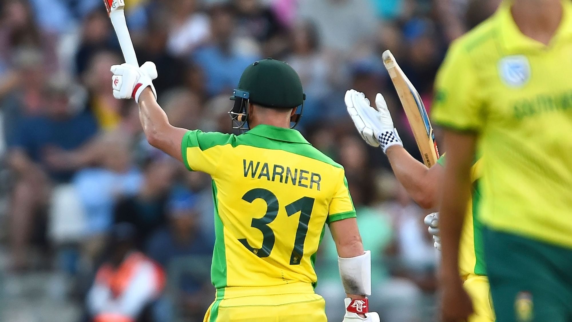 David Warner played a key role as Australia sealed the T20 series at the venue of the ball tampering scandal two years back.
