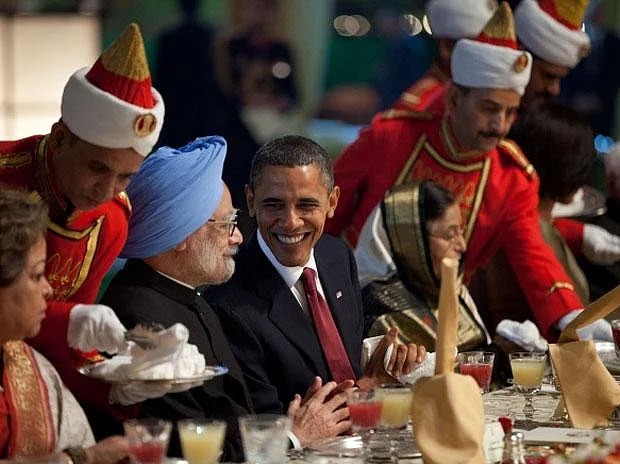 Former President Barrack Obama with former Prime Minister of India Manmohan Singh in November 2010.