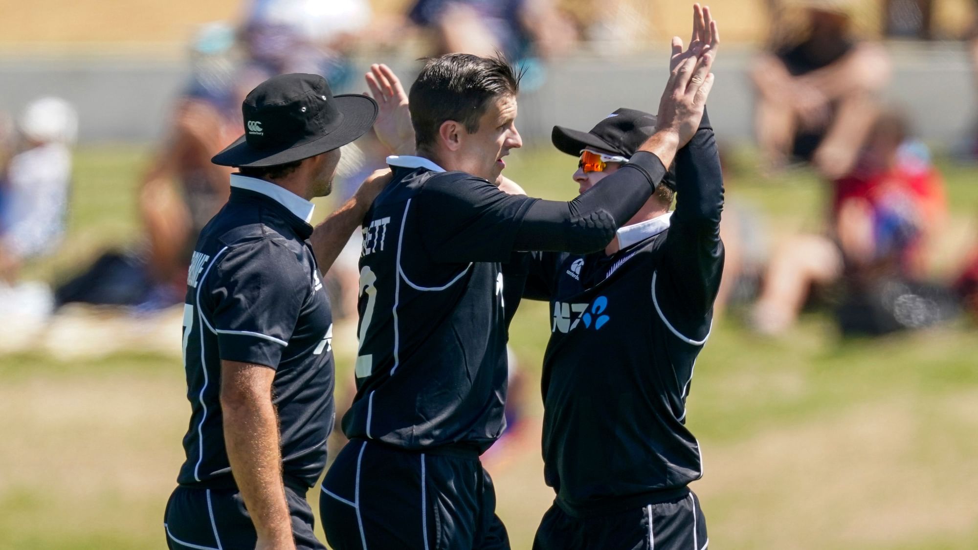 New Zealand beat India by 5 wickets in the 3rd ODI