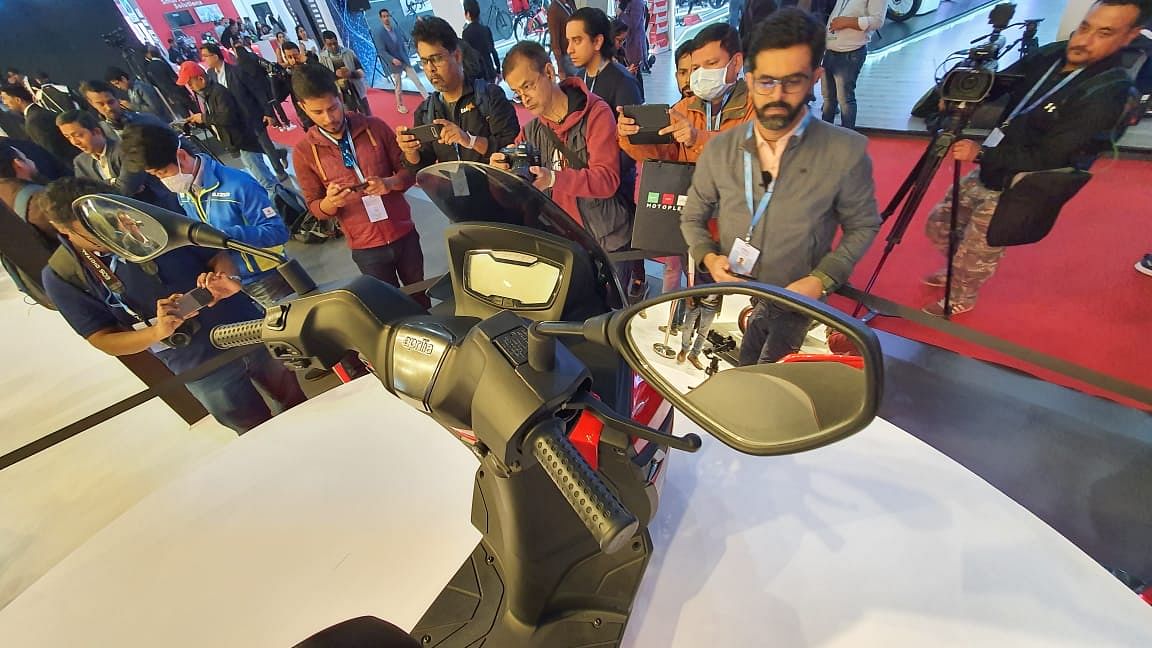Piaggio India showcased the new 160 scooter for India and also gave us a glimpse into their electric mobility.