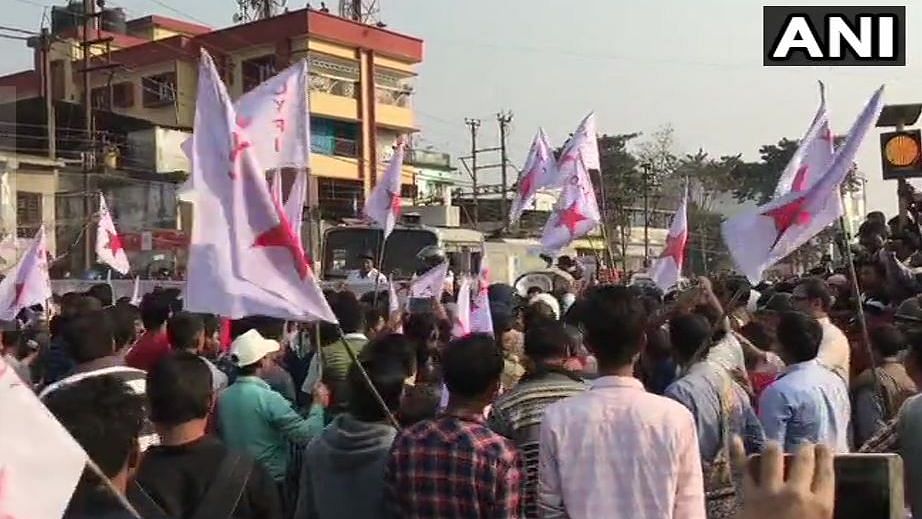 Police Uses Water Cannon Against Anti-CAA Protesters in WB