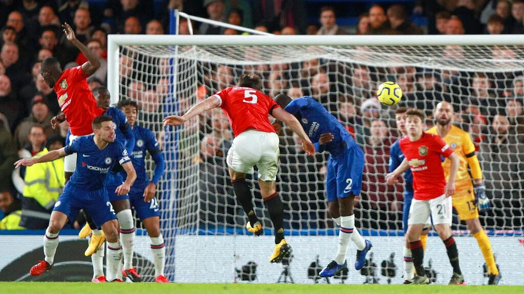 Harry Maguire (No 5) scored in the 66th minute, heading from a cross by Bruno Fernandes.