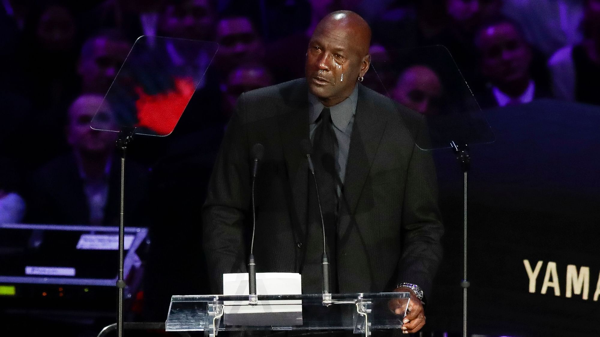 Michael Jordan broke into tears several times during a moving speech about his largely unpublicised friendship with Kobe Bryant.