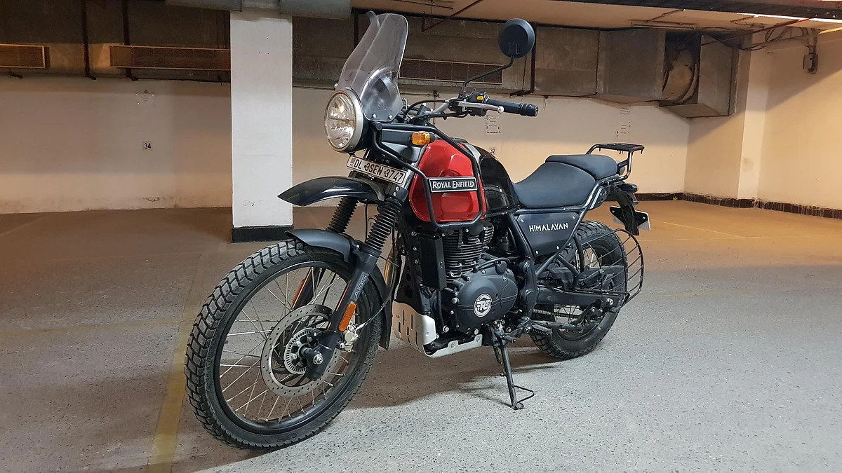 The Royal Enfield Himalayan in BS-VI guise comes in dual-tone colours. This one is “rock red”.