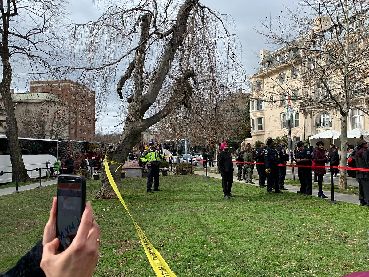 The cordoned off boulevard outside the Indian Embassy