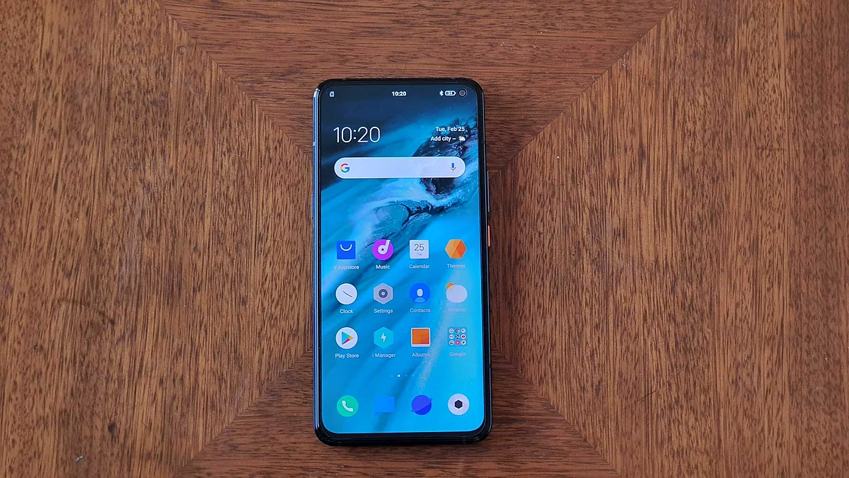 The iQOO 3 comes with a 6.4-inch screen.
