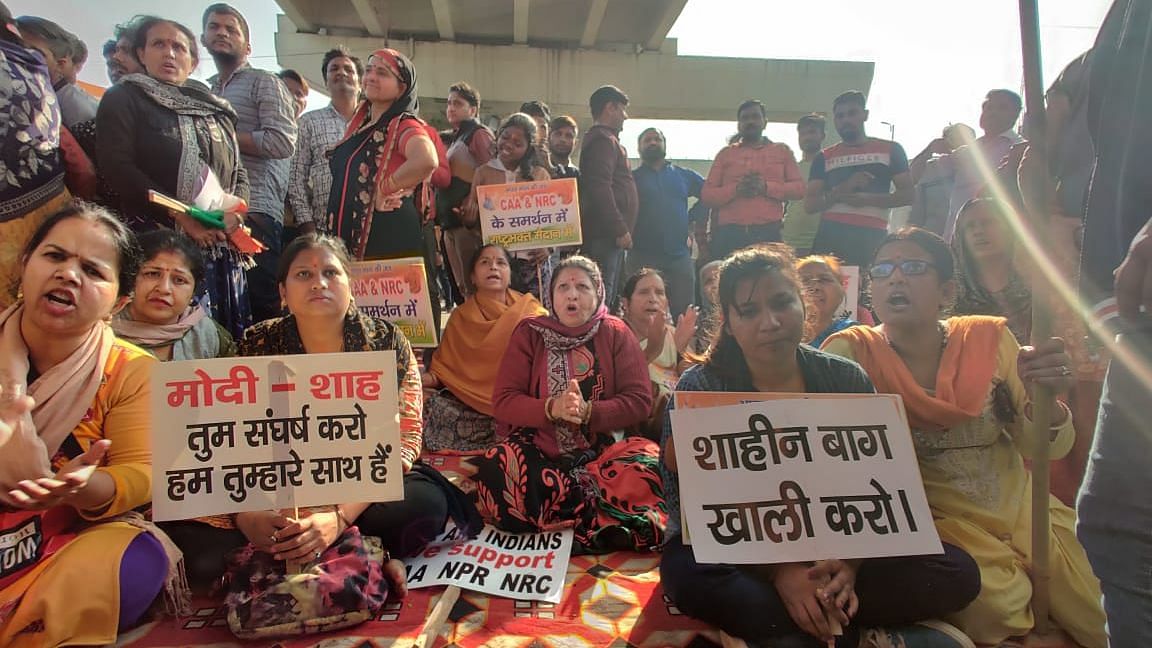 Pro-Hindutva protesters at Maujpur.