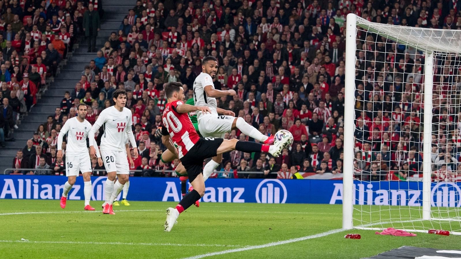 Athletic Bilbao beat Granada 1-0 in the first leg of the semifinals on Wednesday, 12 February.